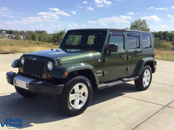 2009 Jeep Wrangler unlimited Sahara Hardtop 4X4 4D SUV w LOW MILES for sale in Dry Ridge, KY – photo 3