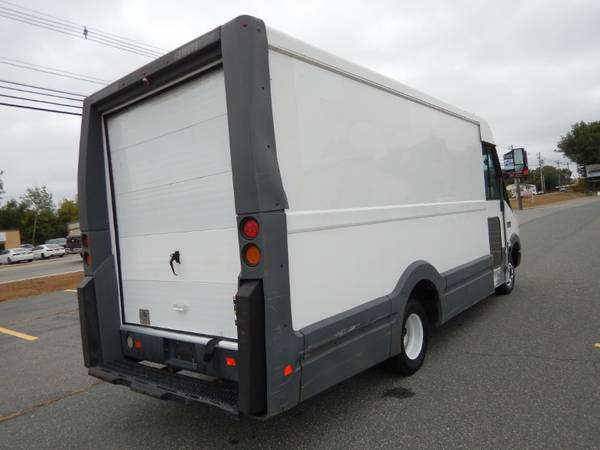 14 Isuzu Reach Diesel Step Van 14ft Box Dual Doors Aluminum Shelves for sale in West Boylston, MA – photo 11