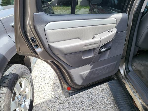 2002 Mercury Mountaineer AWD - - by dealer - vehicle for sale in NICHOLASVILLE, KY – photo 6