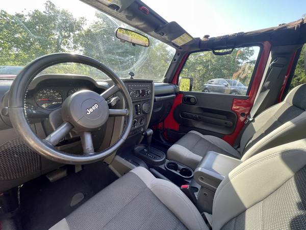 2007 Jeep Wrangler Unlimited - 4 Door - 101k miles for sale in Austin, TX – photo 11
