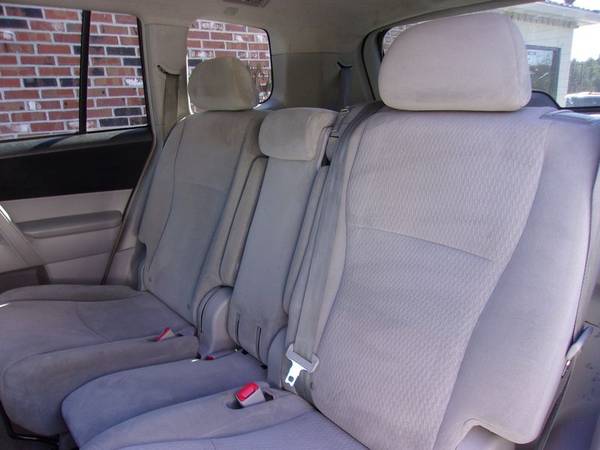 2010 Toyota Highlander Seats-8 AWD, 151k Miles, P Roof, Grey, Clean for sale in Franklin, MA – photo 11