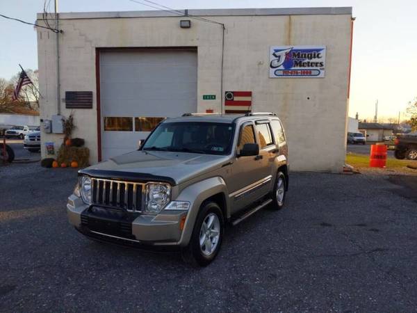 2010 Jeep Liberty Limited 4x4 Gold - cars & trucks - by dealer -... for sale in Lebanon, PA – photo 7
