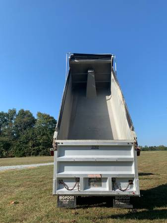 2014 Volvo vhd Dump truck for sale in Roxboro, NC – photo 4