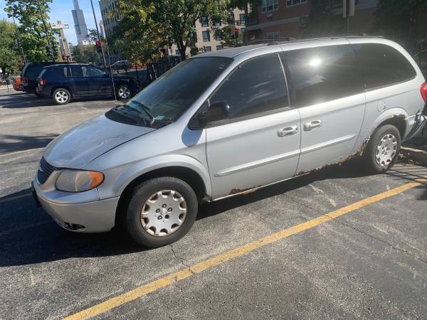 2003 Chrysler Town & Country for sale in Chicago, IL