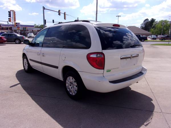 2007 Chrysler Town & Country for sale in Shelbyville, IL – photo 6