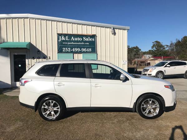 2014 Mitsubishi Outlander SE S-AWC - - by dealer for sale in Morehead City, NC – photo 2