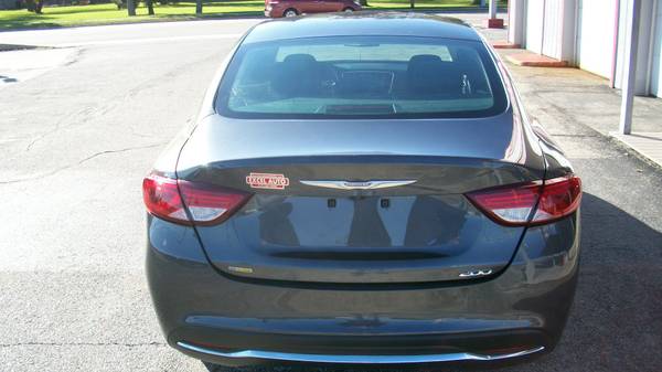 2016 Chrysler 200 Limited - Buy Here Pay Here - Drive Today - cars & for sale in Toledo, OH – photo 4