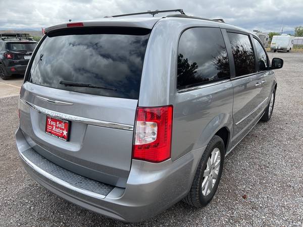 2014 Chrysler Town & Country, 3rd Row, Leather, Stow-n-Go, DVD for sale in MONTROSE, CO – photo 4