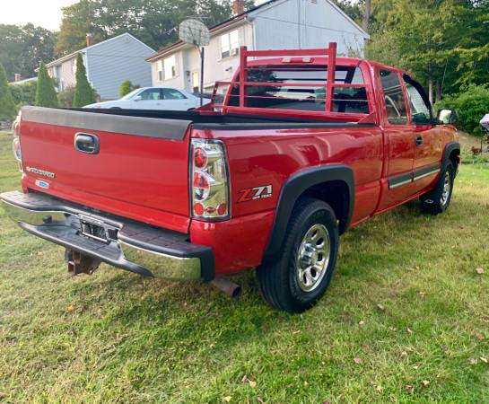 06 Chevy Silverado 4x4 Extended Cab Pickup Truck 6.5ft Bed for sale in Mystic, MA – photo 9