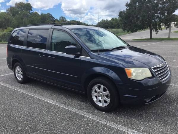 2008 Chrysler Town Country Touring - - by dealer for sale in Leesburg, FL – photo 2