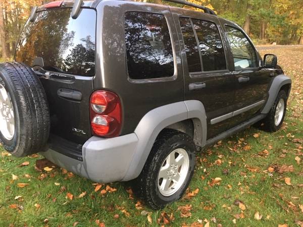 1 Owner 2005 Jeep Liberty Sport 4x4 In Great Shape for sale in Andover, NJ – photo 4