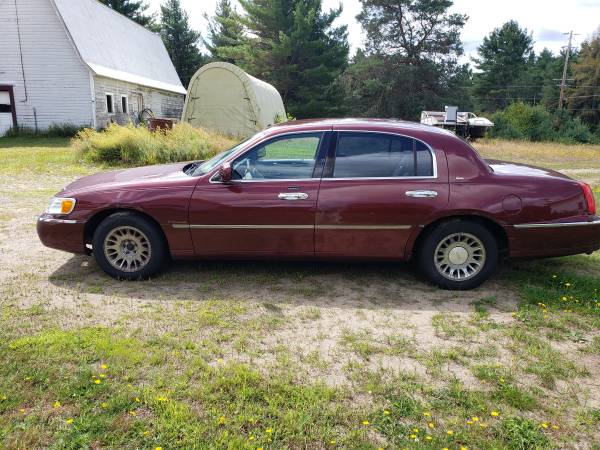 2000 Lincoln Towncar Signature for sale in Plattsburgh, NY – photo 2