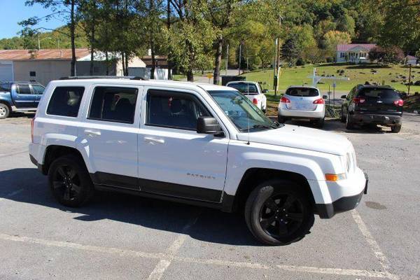 2012 Jeep Patriot Latitude 4x4 4dr SUV - - by dealer for sale in Johnson City, TN – photo 3