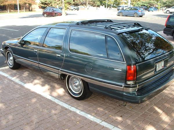 1994 Buick Roadmaster Wagon - Beautiful! 5.7 LT1 Trailer Package for sale in milwaukee, WI – photo 2