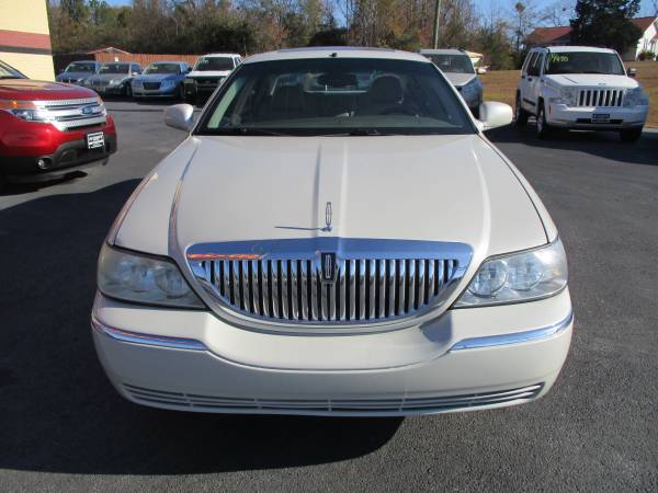 2005 Lincoln Town Car Limited - - by dealer - vehicle for sale in ALABASTER, AL – photo 2