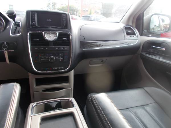 2012Chrysler Town&Country! Guaranteed Credit Approval! for sale in Albany, NY – photo 8