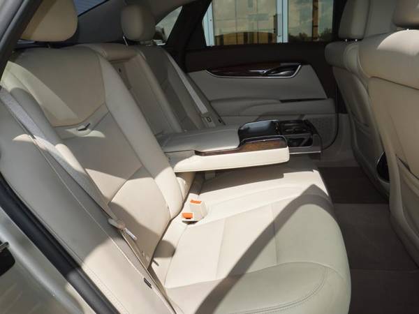 2014 Caddy Cadillac XTS Luxury FWD sedan Silver Coast Metallic -... for sale in Baton Rouge , LA – photo 11