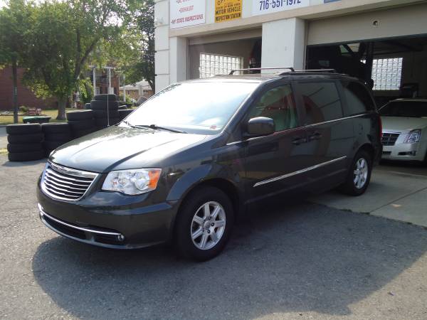 ***2011 Chrysler Town & Country Touring*** 78k Miles- Back-Up Camera for sale in Tonawanda, NY – photo 2