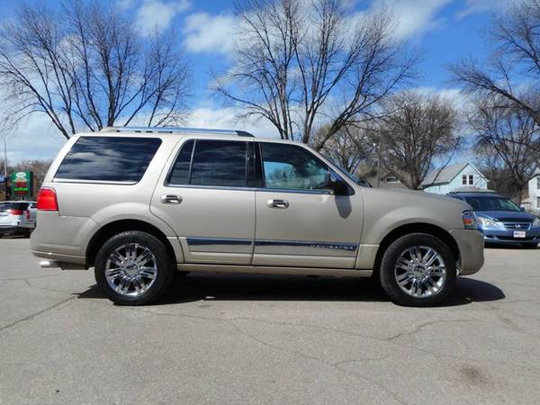 ★★★ 2007 Lincoln Navigator Luxury 4x4 Loaded! ★★★ for sale in Grand Forks, ND – photo 5