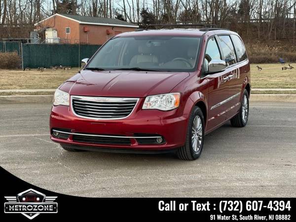 2013 Chrysler Town & Country Touring, Fully Loaded for sale in South River, NY – photo 13