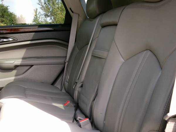 2010 Cadillac SRX-HEATED LEATHER! REMOTE START! MOONROOF! for sale in Silvis, IA – photo 13
