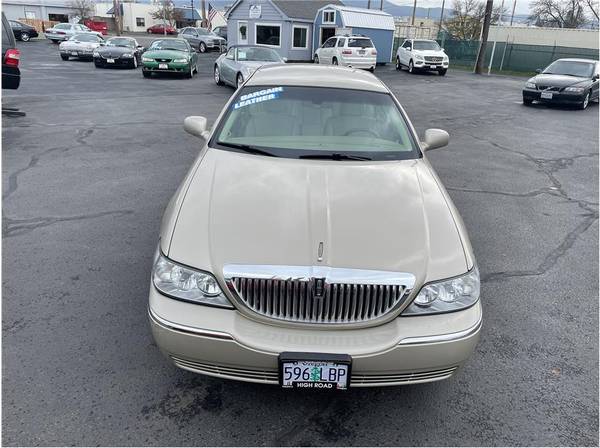 2006 Lincoln Town Car - - by dealer - vehicle for sale in Medford, OR – photo 8