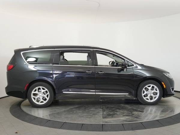 2017 Chrysler Pacifica Touring-L Plus ** CREDIT ISSUES? NO PROBLEM!! for sale in Coon Rapids, MN – photo 9