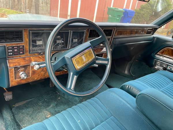 1983 Lincoln Town Car for sale in Bloomfield, CT – photo 4