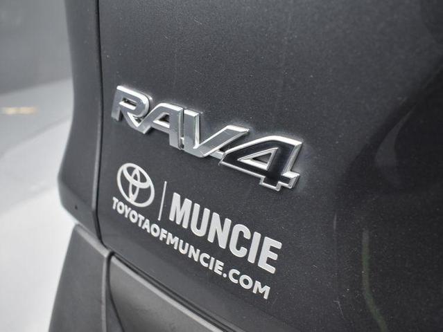 2021 Toyota RAV4 LE for sale in Muncie, IN – photo 11