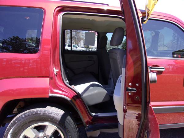 2008 JEEP LIBERTY SPORT 4X4 LOW MILES SUPER NICE MUST SEE! - cars for sale in COLUMBUS, MN – photo 13