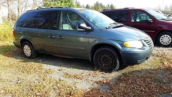 2006 Town & Country Van, 3.3 v-6, Solid, Runs Great, from Pa. - cars... for sale in Verona, NY – photo 2