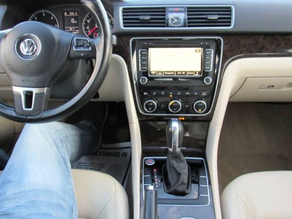 2014 Volkswagen Passat TDI SEL Premium for sale in Grayslake, IL – photo 18