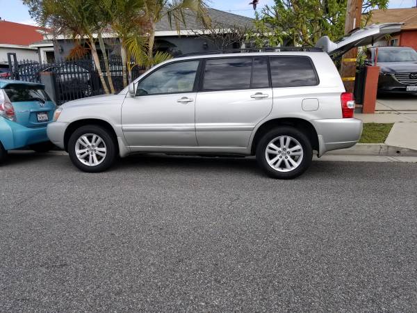 2006 Toyota Highlander Hybrid, 3rd Row Leather - - by for sale in Other, CA