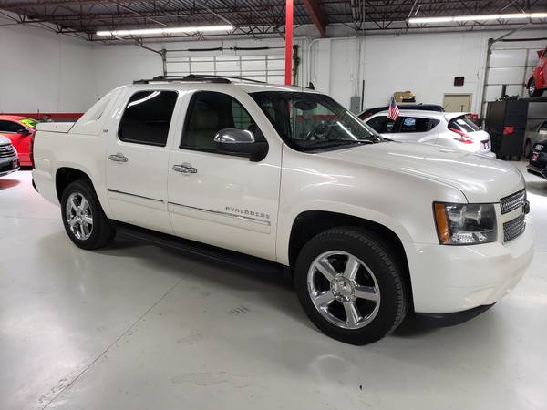 2011 Chevy Avalanche LTZ 4x4, 1 Owner, Runs and Drives Great!! for sale in Tulsa, OK – photo 6