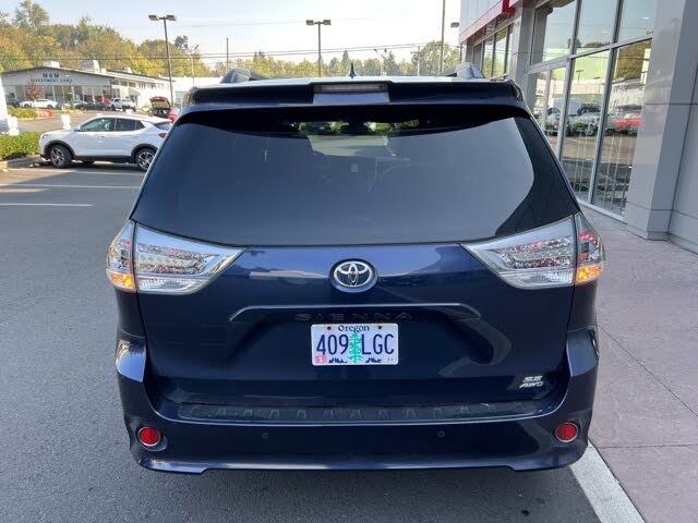 2019 Toyota Sienna SE 7-Passenger AWD for sale in Gladstone, OR – photo 4