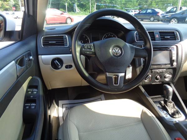 2013 VW Volkswagen Jetta SE Leather Roof Clean IPOD Tech Package for sale in Hampton Falls, NH – photo 7