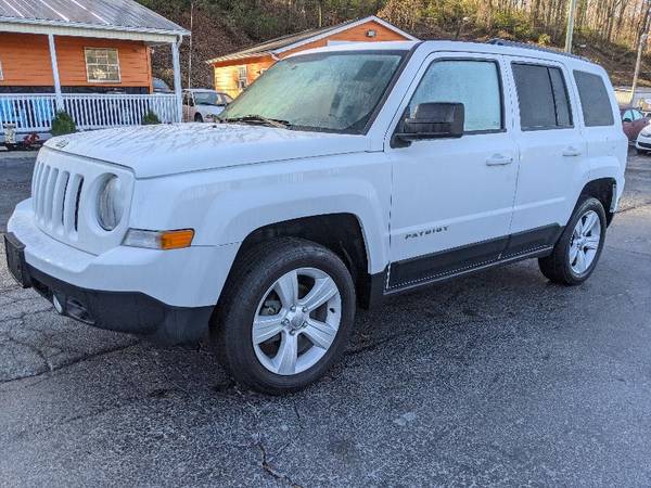 2014 Jeep Patriot Latitude 4WD - cars & trucks - by dealer - vehicle... for sale in Knoxville, TN – photo 3