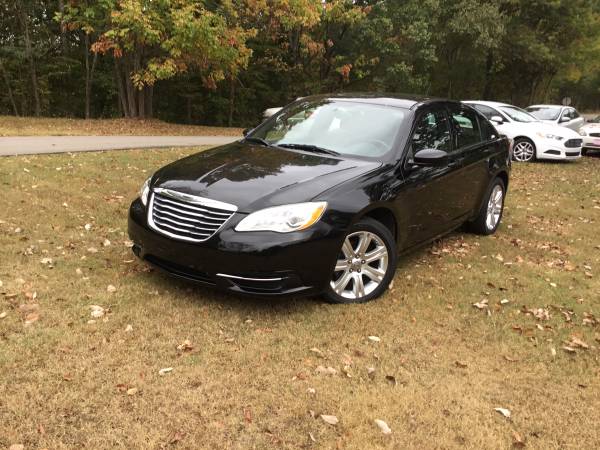 Extra low mileage Chrysler 200 for sale in Edmonton, KY