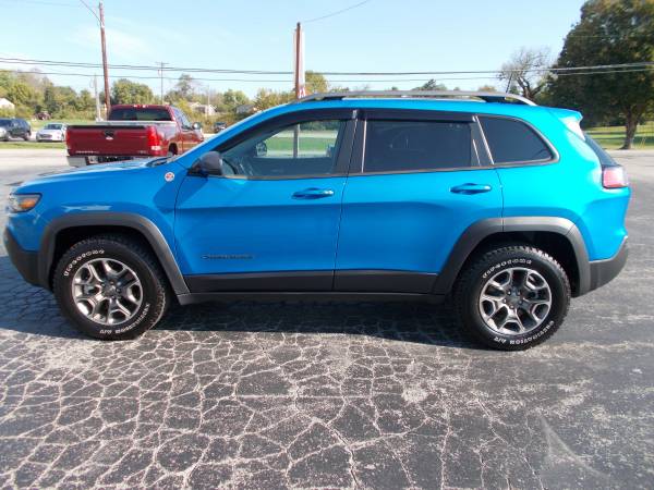 2021 Jeep Cherokee Trailhawk - - by dealer - vehicle for sale in Columbia, KY