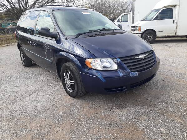 2005 chrysler town&country - cars & trucks - by owner - vehicle... for sale in Fort Worth, TX – photo 9