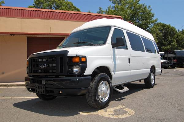 HANDICAP ACCESSIBLE WHEELCHAIR LIFT EQUIPPED VAN.....UNIT# 2256FT for sale in Charlotte, NC – photo 3