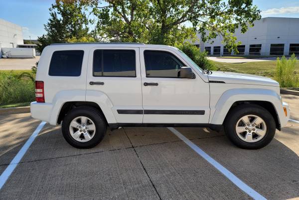 Very Nice 2011 Jeep Liberty for sale in Plano, TX – photo 12