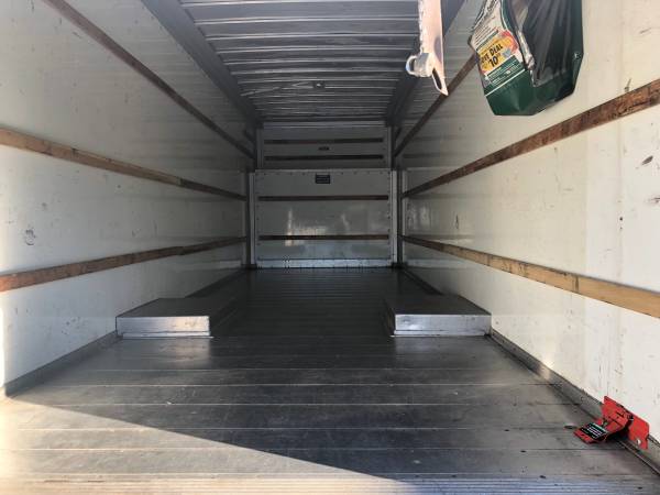 2005 GMC C5500 26 foot box truck cargo van for sale in Winder, GA – photo 5