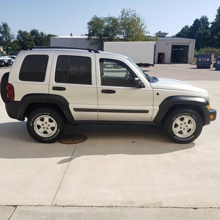 2006 Jeep Liberty - 140K - Bluetooth - 4X4 - All Terrains! for sale in Raleigh, NC – photo 6