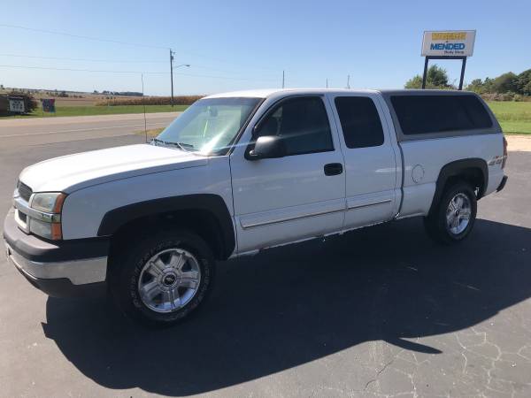2003 Chevy Silverado 4x4 ext cab only 149xxx miles for sale in Jacksonville, IL