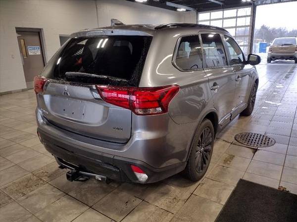 2020 Mitsubishi Outlander LE - SUV - - by dealer for sale in Waterford, MI – photo 7