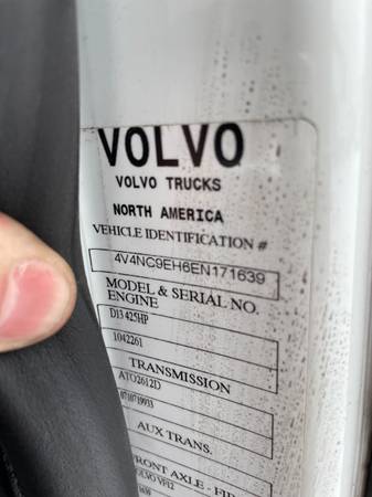 2014 Volvo VNL670 330k MILES! for sale in Blue Island, IL – photo 16
