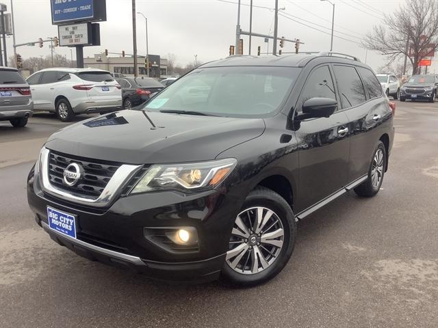 2017 Nissan Pathfinder SL for sale in Sioux Falls, SD