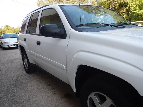 $5995 - 2006 CHEVY TRAILBLAZER LS 4X4 - ONLY 120K MILES - NEW TIRES! for sale in Marion, IA – photo 9