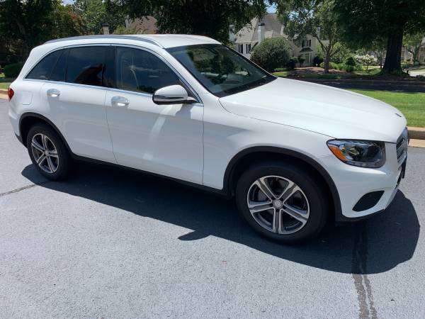 2016 MERCEDES BENZ GLC300 4MATIC - 2 OWNER/SUPER CLEAN/LOADED - cars for sale in Peachtree Corners, GA – photo 7